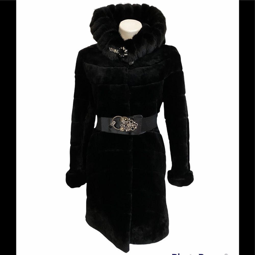 Beautiful, Elegant Real Mink Fur Coat